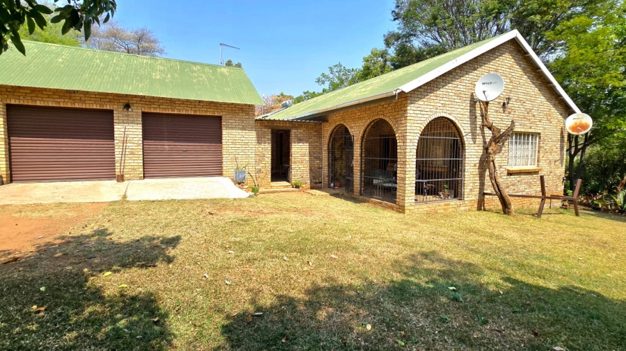 Commercial Property for Sale in Rhenosterhoek A H North West